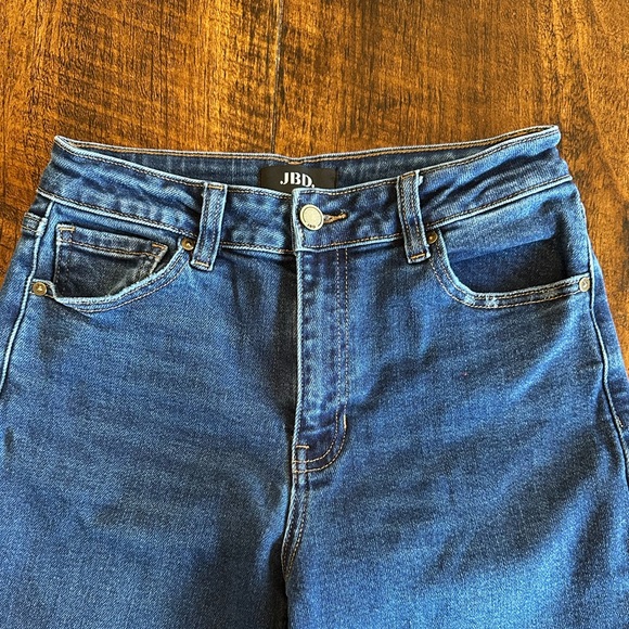 JBD | High Rise Cropped Wide Leg Jeans Raw Hem, Size 26 - Picture 5 of 13